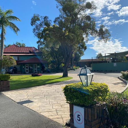 McNevins Logan Park Motel Loganholme Buitenkant foto