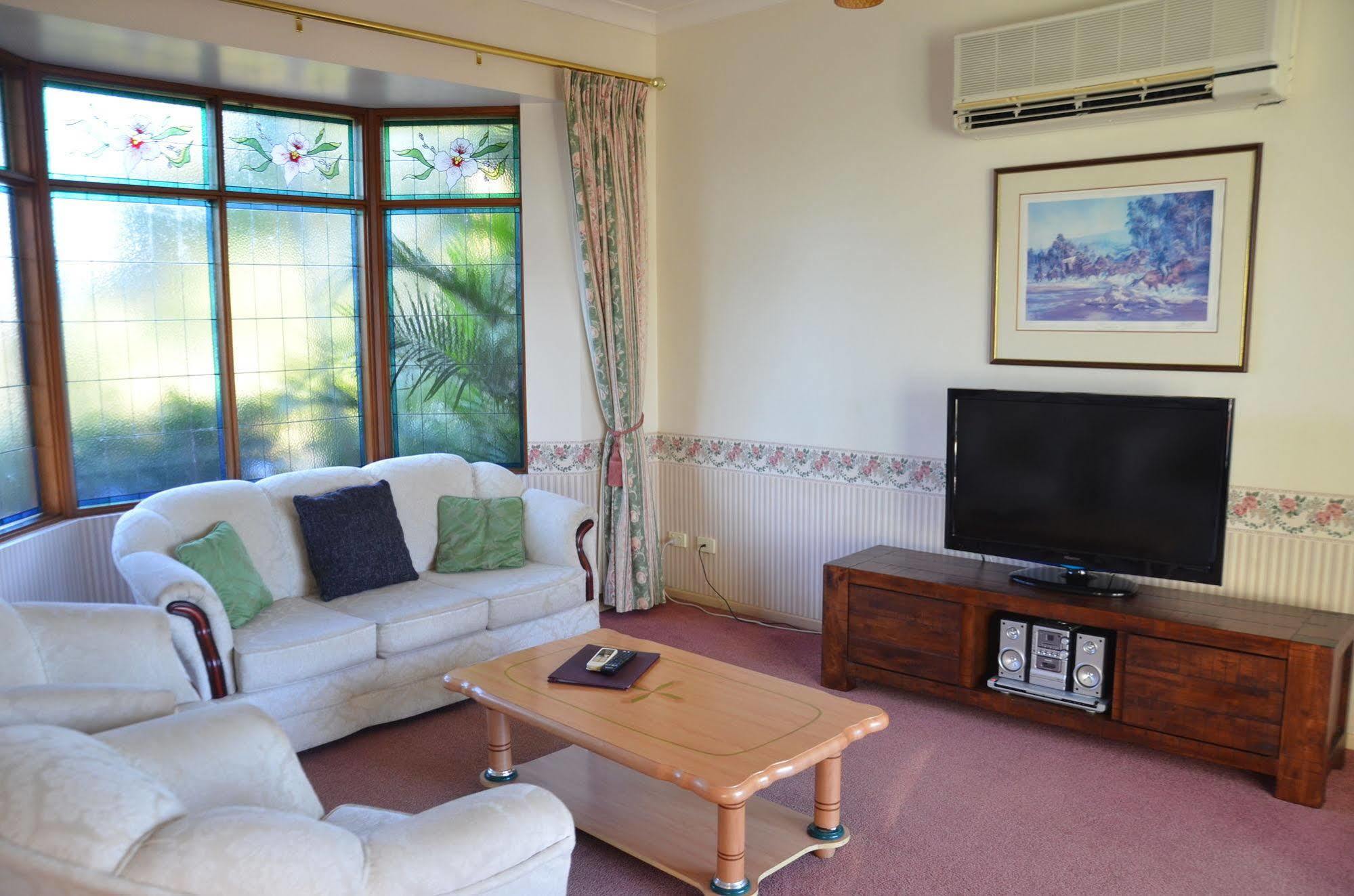 McNevins Logan Park Motel Loganholme Buitenkant foto