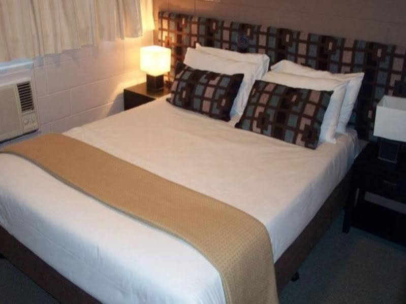 McNevins Logan Park Motel Loganholme Buitenkant foto